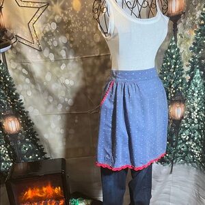 👩🏼‍🍳 Rachel Green–Style Apron — ’90s Café Core — Red — Central Perk Energy / B